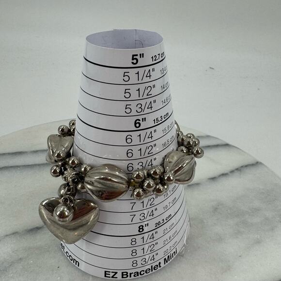 Chunky silver puffy heart stretchy bracelet - Picture 4 of 5